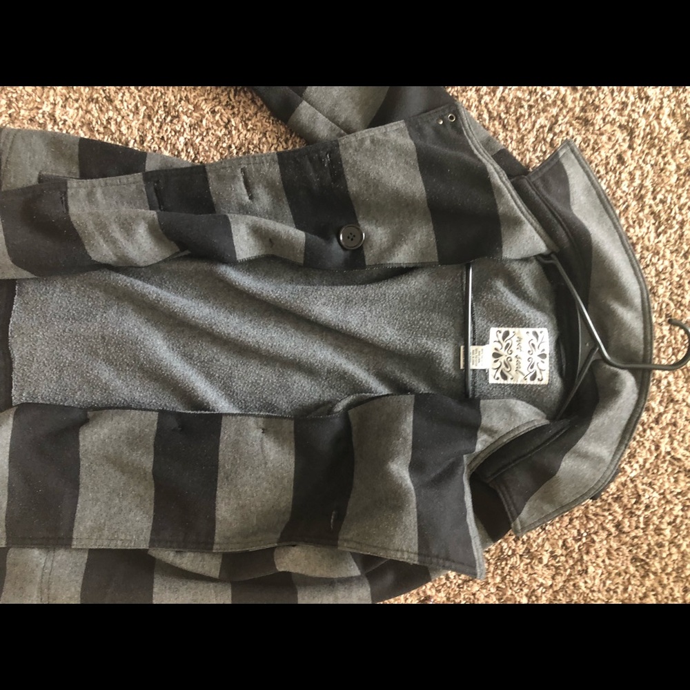 Peacoat - Picture 2 of 3